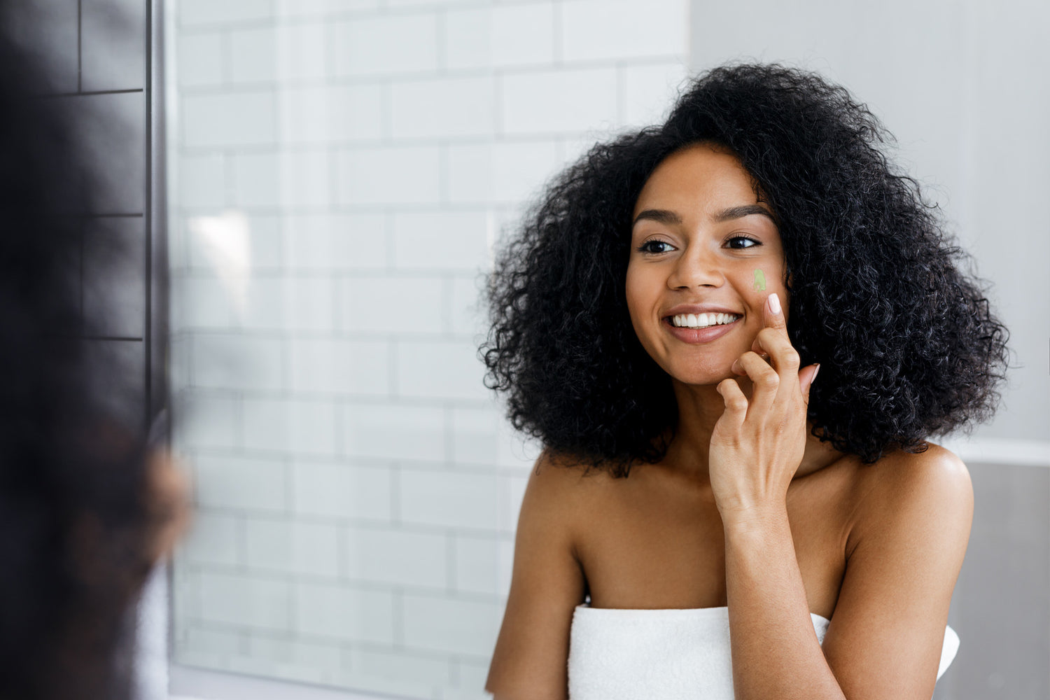 Dream Cream Stem Cell Facial Moisturizer will make your face feel smoother and softer. miraclebuttercream.com